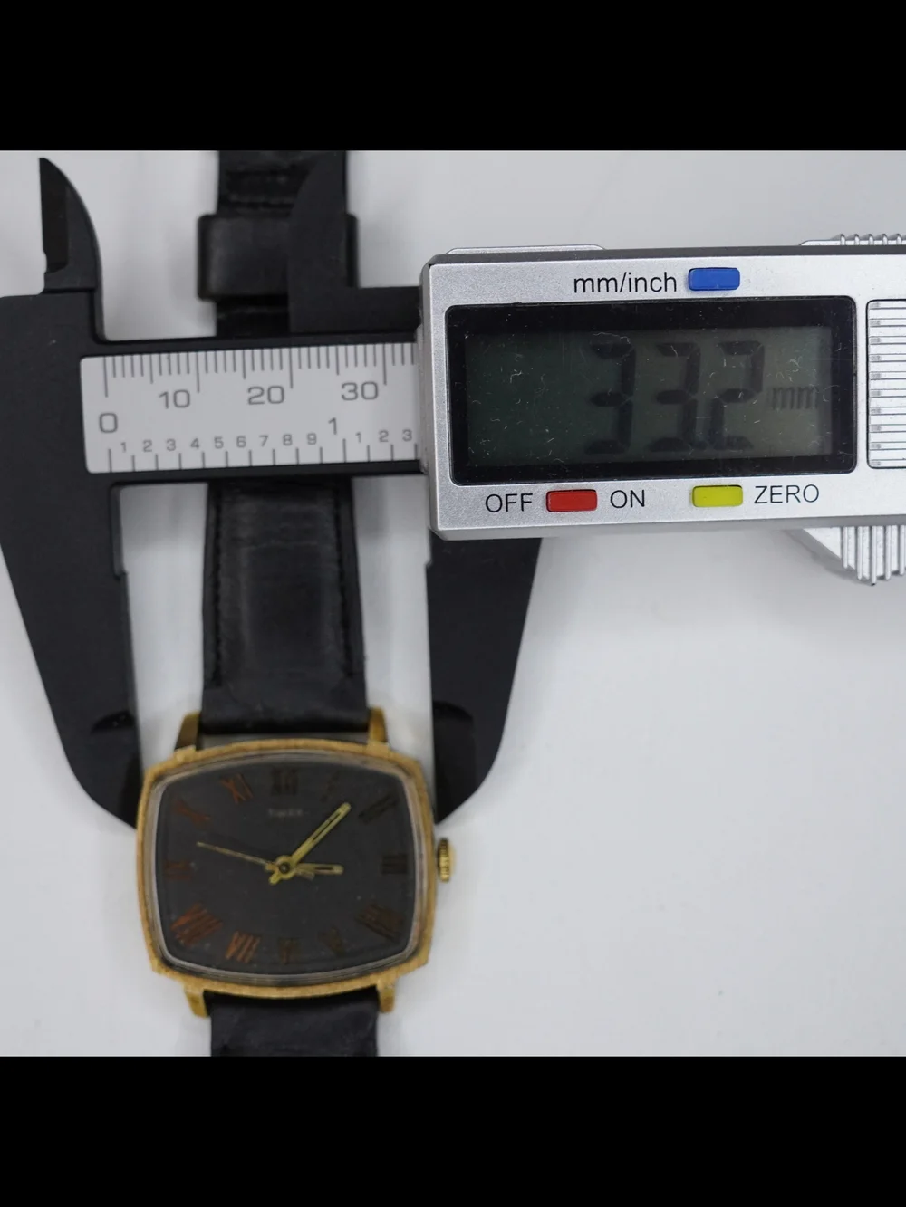 Timex Mercury 1972 Gold Tone Mens Vintage 1970s Mechanical Handwind Watch Retro